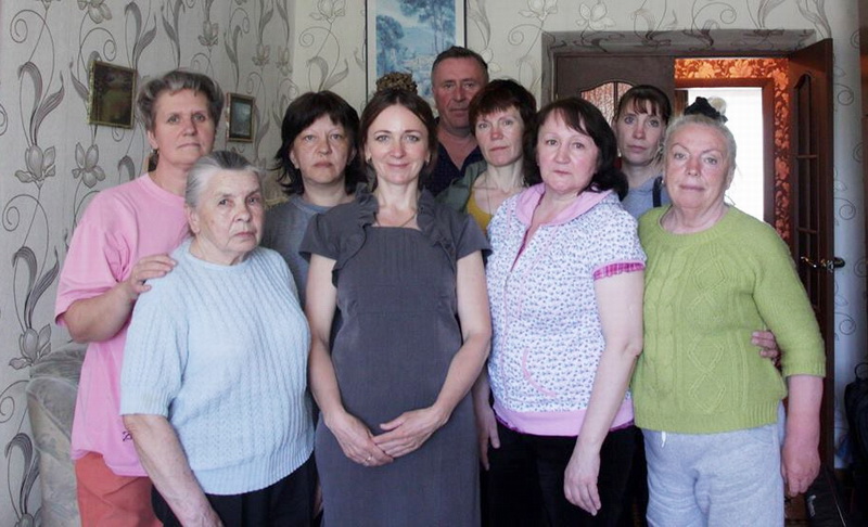 Larysa Shchyrakova with the hunger strikers of 'Mothers 328' movement